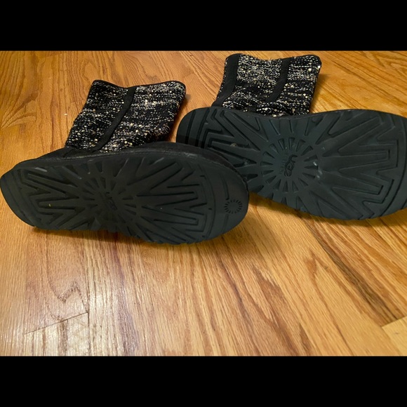 Ugg boots in good condition spot on top of foot - Picture 4 of 5